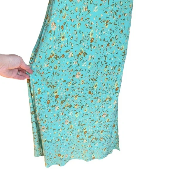 Hello Molly California Dreaming Midi Dress Green Dainty Ditzy Floral Sli… - Picture 8 of 16